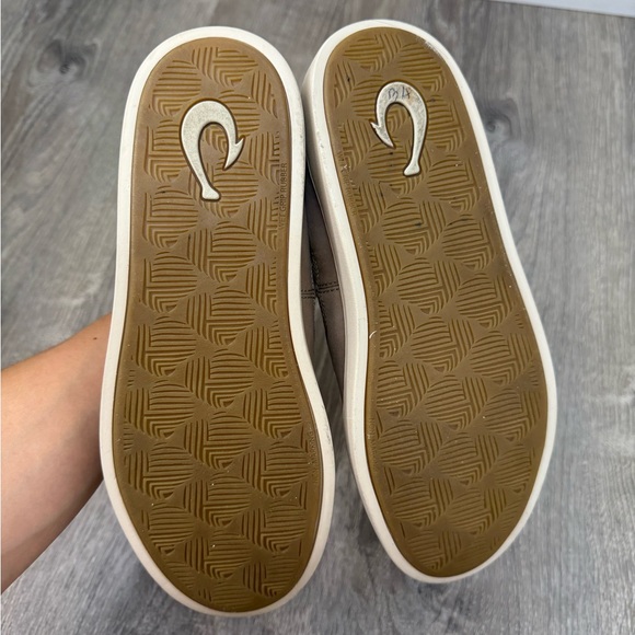 Olukai Women's Pehuea Mid Chelsea Booties Size 7 - Picture 8 of 10